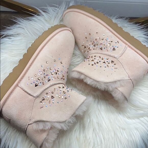 🆕✨UGG | Mini Boots |Classic Galaxy SWAROVSKI NWT - Picture 1 of 12